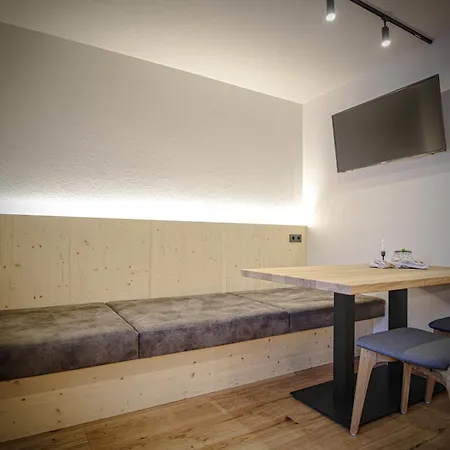 Wolf Apartments Padaun - Panorama Mountain Retreat In Tirol * Vals