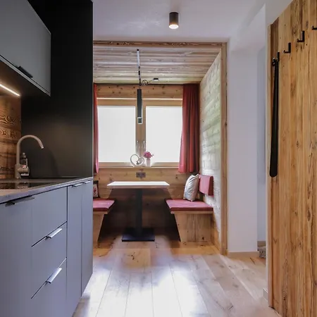 Wolf - Panorama Mountain Retreat In Tirol Vals