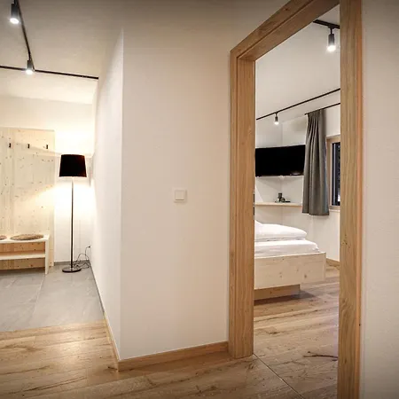 Wolf Padaun شقة *